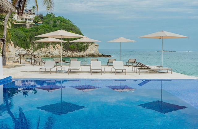 Camino Real Zaashila Huatulco