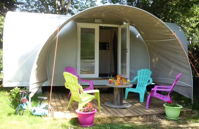 Camping des Cerisiers* - Coco Sweet 2 Rooms 2/4 People Without sanitary facilities