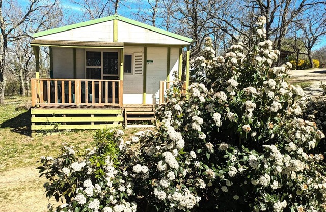 Camping le Roc del Rey* - 3 room chalet for 5 people