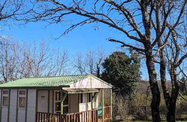 Camping le Roc del Rey* - 3 room chalet for 5 people