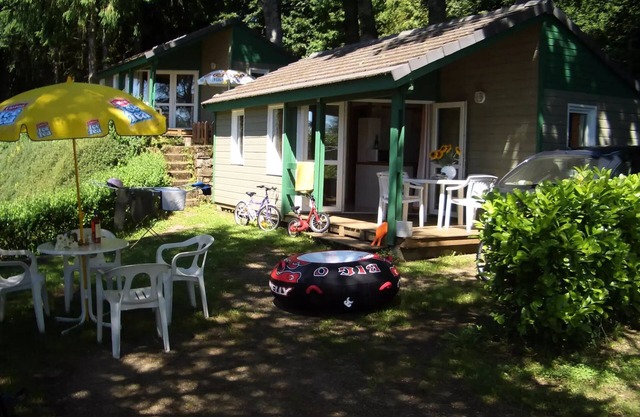 Campsite Beau-Rivage * - Chalet BASTIDON (covered terrace) 4 to 5 people - 4 pers. included in the tariff