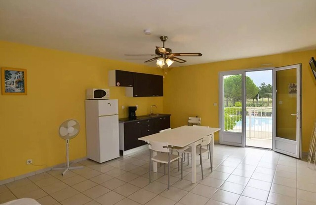 Campsite La Rouvière Les Pins * - Apartment 52m2 6 persons