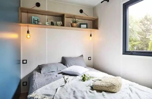 Campsite Le Clos de Balleroy * - Mobile home Cabane Surfer 2 bedrooms - 25 m² + semi-covered terrace for 4 people