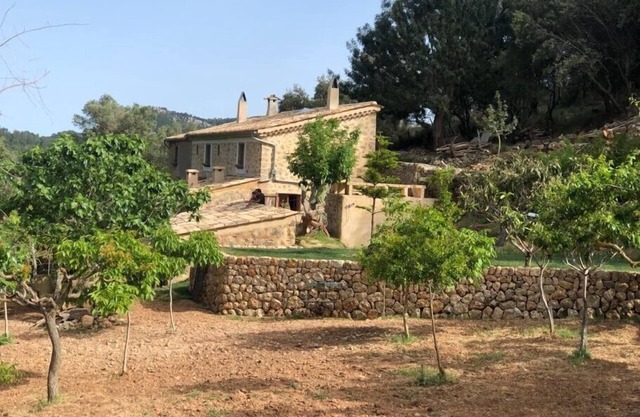 CAN PEÑES - Charming country house in the heart of the Sierra de Tramuntana. Free WIFI.