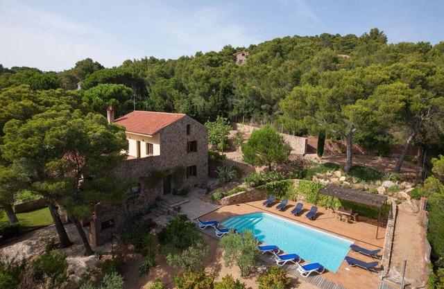 Can Perals - Six Bedroom Villa, Sleeps 12