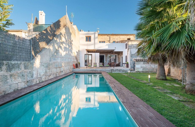 CAN SERRAL - Villa with private swimming pool and free WIFI
