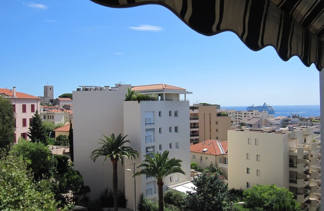 CANNES SEA VIEW 34 m² new apartment incl a large 6 m² balcony on the 5th Floor