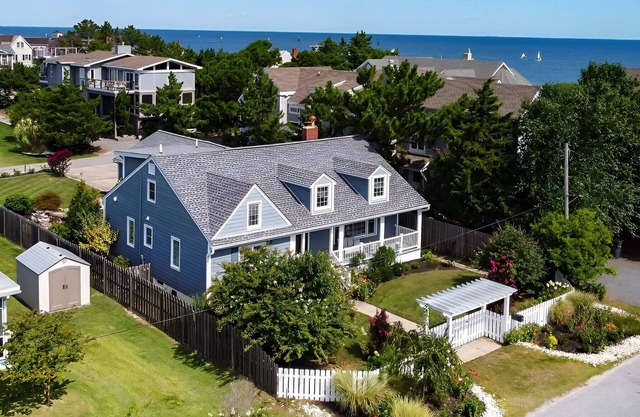 Cape Cod Charm - Steps From Beach, 3 King Beds, Beach Equipment & Linens