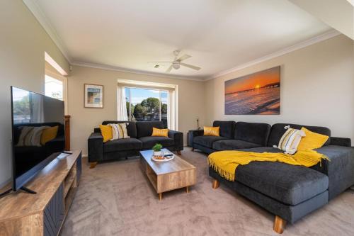 Capel Grand Villa - Pet-Friendly Beach Escape