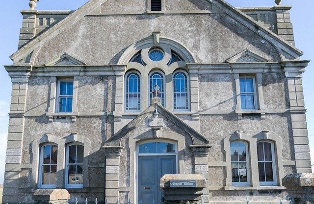 Capel Seion - sleeps 22 guests in 11 bedrooms