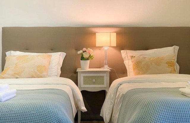 Capelas House Family