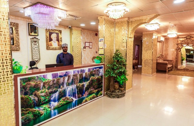 Capital O 141 Golden Rays Hotel