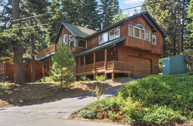 Carnelian Bay Home - Hot Tub, 2 Car Garage
