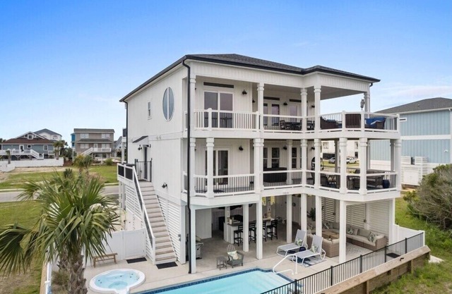 Carolina-Leg-A-Sea - 5 Bedrooms, Ice Machine, Bikes, Pool & Spa and more.