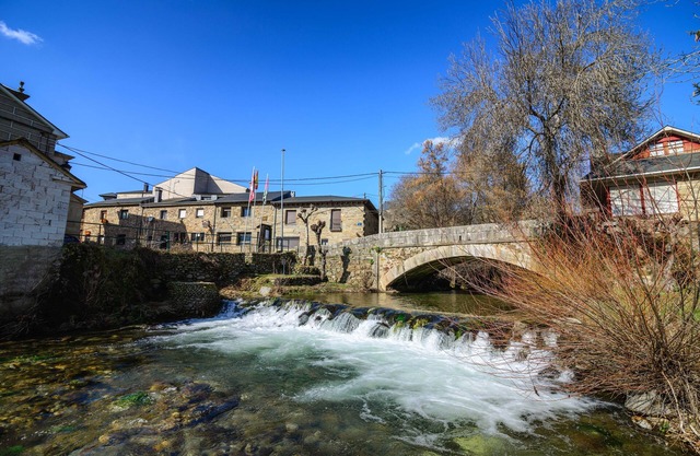 CASA 4 PLAZAS TREFACIO