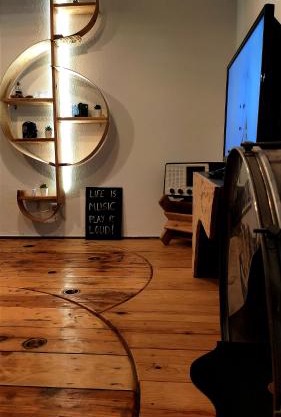 Casa 40th-Music Wood House