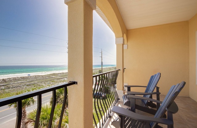 Casa Al Mare - Remarkable Gulf-View Home Directly Across from the Beach!