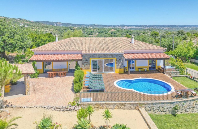 Casa Alto de Santo Antonio - 3 bedroom villa with great views!