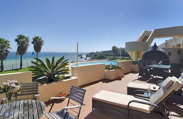 Casa Aurora with sea view and beautiful terrace, Iberlagos Resort