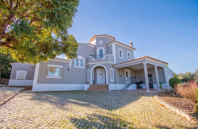 Casa Bela Vista: Elegant and spacious villa on Gramacho golf