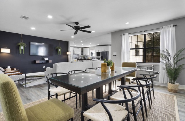 Casa Blanca: Modern 5BD Near Beach, Casino & More!