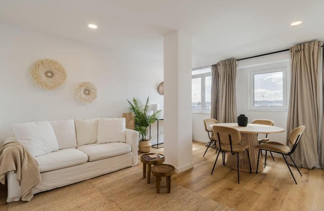 Casa Boma Lisboa - Sea View Apartment With Private Sunny Terrace - Alges I