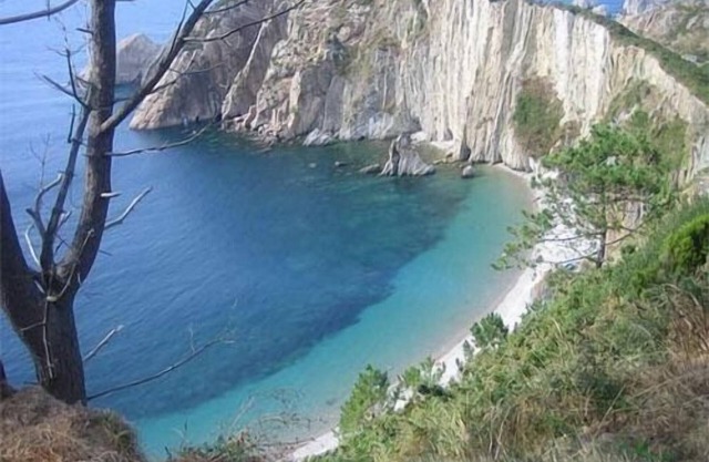 Casa Carín Apartments (4 people + suplet.) Located between Luarca and Cudillero