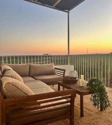 Casa Caraza. Un olivar con vistas al castillo de Juego de Tronos