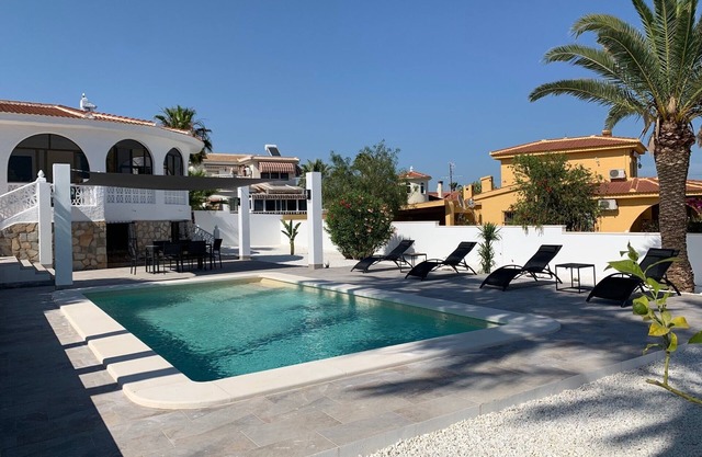 CASA CARLOS - Private Villa Detached with Pool
