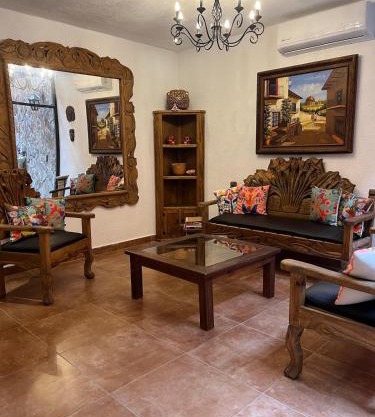 Casa Colonial en Santiago Pueblo Mágico by Adhoc