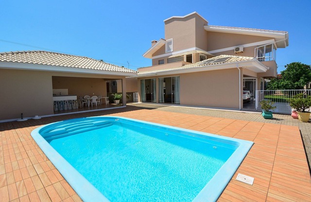 Casa com Piscina Morro das Pedras - SDI012