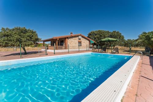 Casa con piscina Jailás