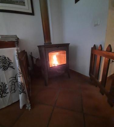 CASA CON SIERRA Y CON PORTUGAL