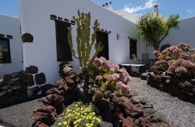 CASA CONSULTORIO, country house in unique nature.