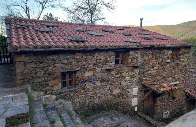 Casa da Esperança (4 bedrooms in a Schist village)