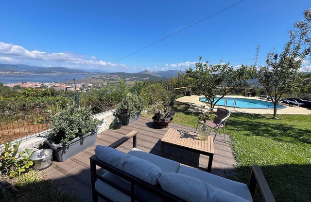 Casa da Madrinha, Moradia com Piscina e Vistas Incríveis. Patudos Bem-vindos