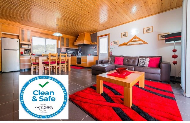 Casa da Vigia 2 bedroom apartment for 4 people in Calheta de Nesquim