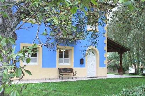 Casa de Aldea en el concejo de Nava, en el centro de Asturias