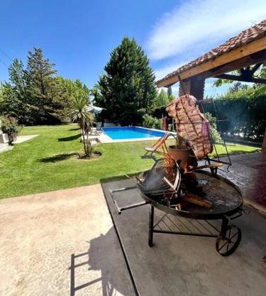 Casa de Campo:4 Habitaciones con piscina y quincho