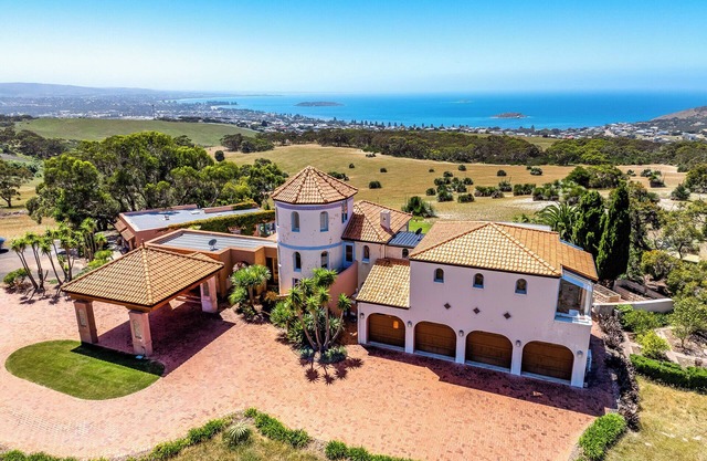 Casa Del Mar with the Best views in Encounter Bay