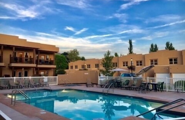 Casa Del Mila Oro Beachfront 2 Bedroom Condo; Book for Spring/Summer 2026