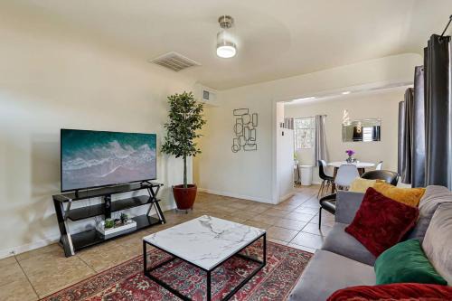 Casa Del Sol I-10 and Chapoteo