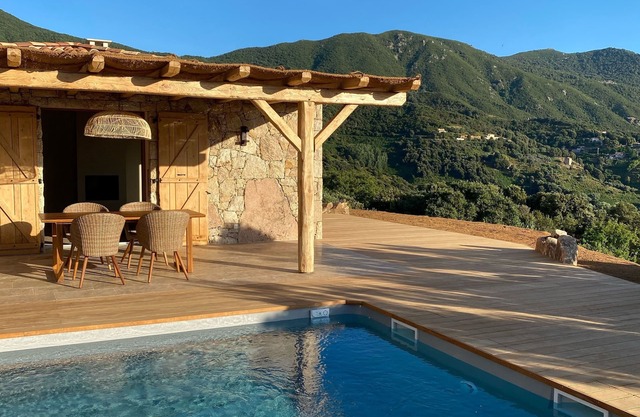Casa di Sari "Monti" stone sheepfold & swimming pool
