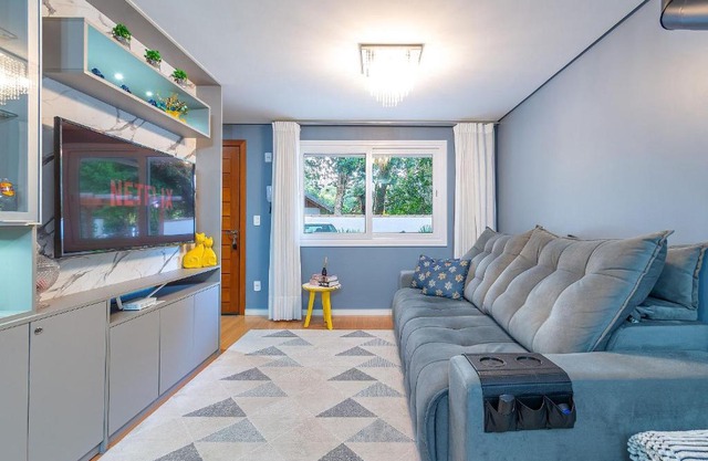 Casa em condomínio com 2 vagas