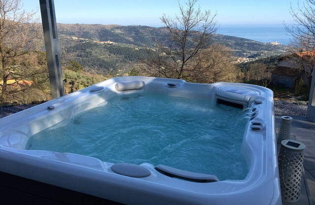 Casa Erbaea, beautiful sea view, swimming pool and whirlpool spa