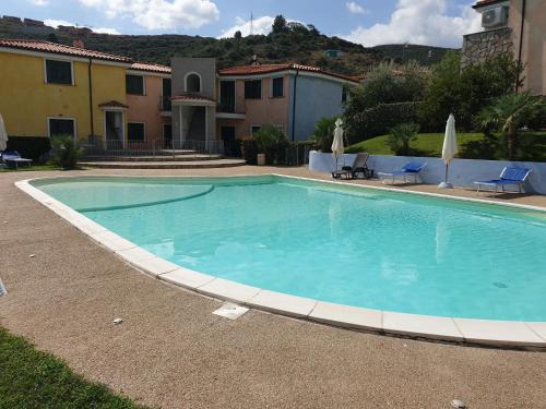 Casa in Residence con Piscina a 10 Minuti dal Mare