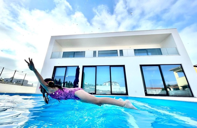 Casa Iroko: Modern villa, private pool, 4 bedrooms, landscape garden, quiet area