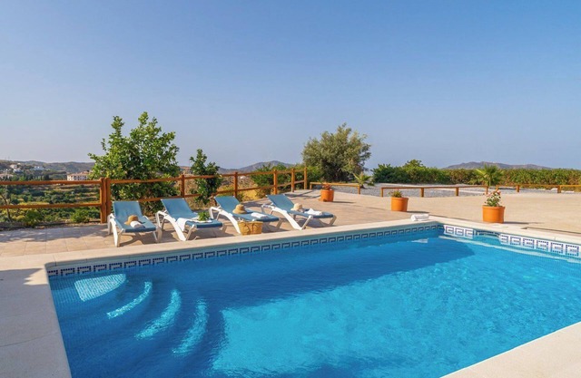 Casa La Cola Sedella by Ruralidays