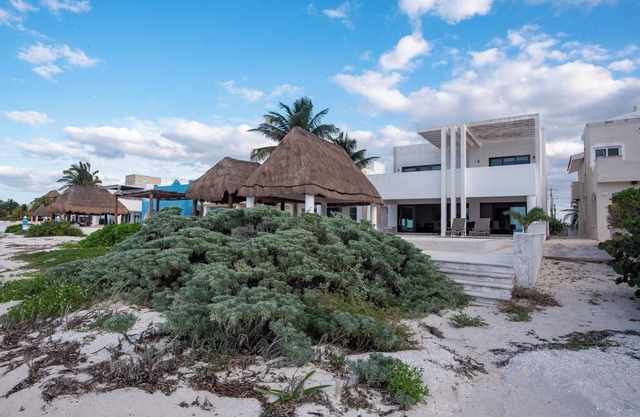 Casa Linda, 4 Bedroom Beach Paradise