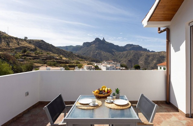 Casa Maria with Roque Nublo view